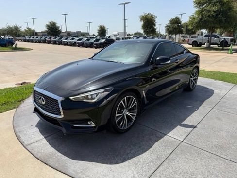 Used 2018 INFINITI Q60 2.0t w/ Moonroof Package RWD image 3