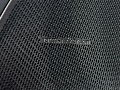 Used 2024 Volvo XC60 T8 Ultimate w/ Climate Package image 9