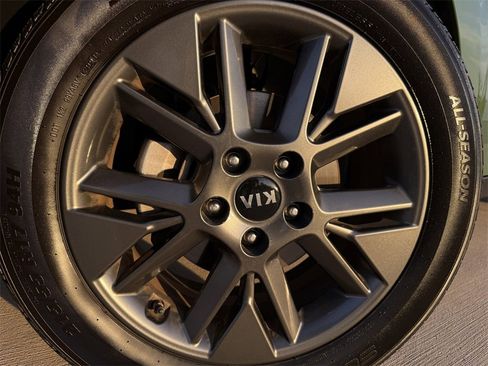 Used 2021 Kia Soul EX image 9