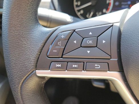 Used 2025 Nissan Altima 2.5 SV image 21