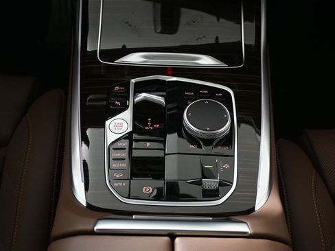 New 2026 BMW X7 xDrive40i w/ M Sport Package AWD/4WD image 24