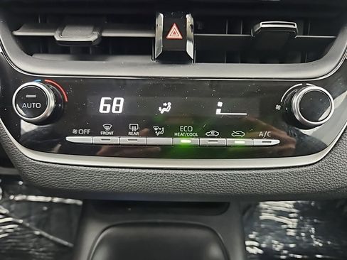 Used 2022 Toyota Corolla LE image 31