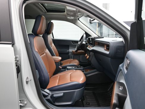 Used 2024 Ford Maverick Lariat image 13