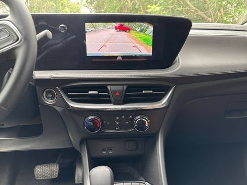 Used 2025 Buick Encore GX Preferred FWD image 16