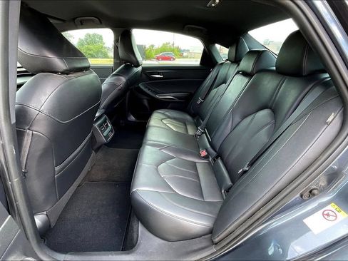 Used 2019 Toyota Avalon XLE FWD image 7