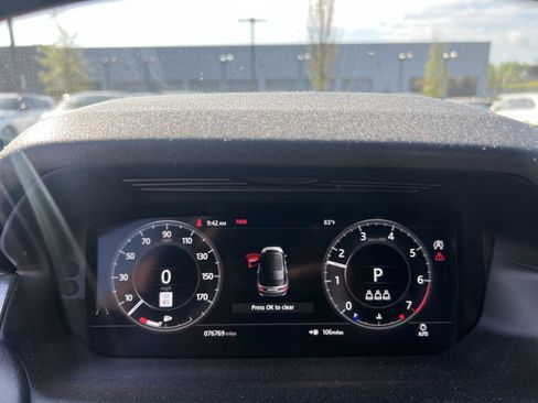 Used 2020 Land Rover Discovery Sport SE R-Dynamic image 14