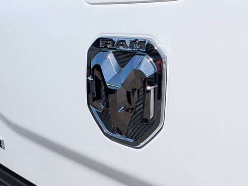 Used 2020 RAM 2500 Big Horn w/ Level 1 Equipment Group AWD/4WD image 25