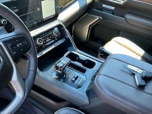 Used 2024 GMC Sierra 1500 Denali w/ Denali Reserve Package AWD/4WD image 19