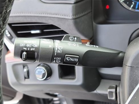 Used 2020 Cadillac Escalade ESV Premium Luxury image 28