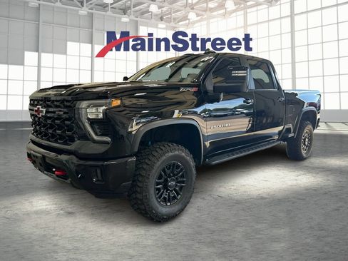 Used 2024 Chevrolet Silverado 2500 ZR2 w/ Technology Package AWD/4WD image 1