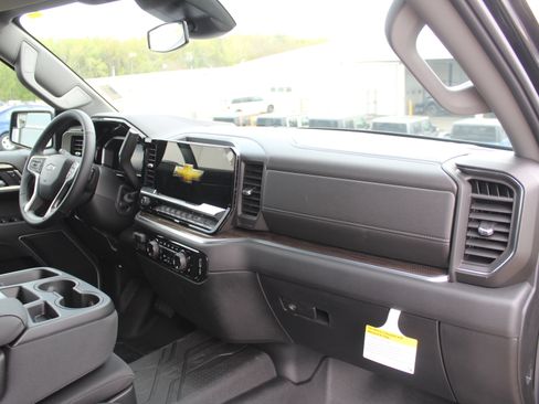 New 2026 Chevrolet Silverado 1500 RST w/ Dark Appearance Package AWD/4WD image 14
