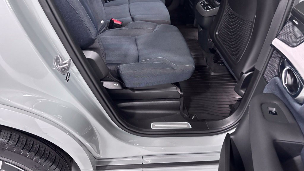Certified 2025 Volvo XC90 B6 Ultra AWD/4WD image 24