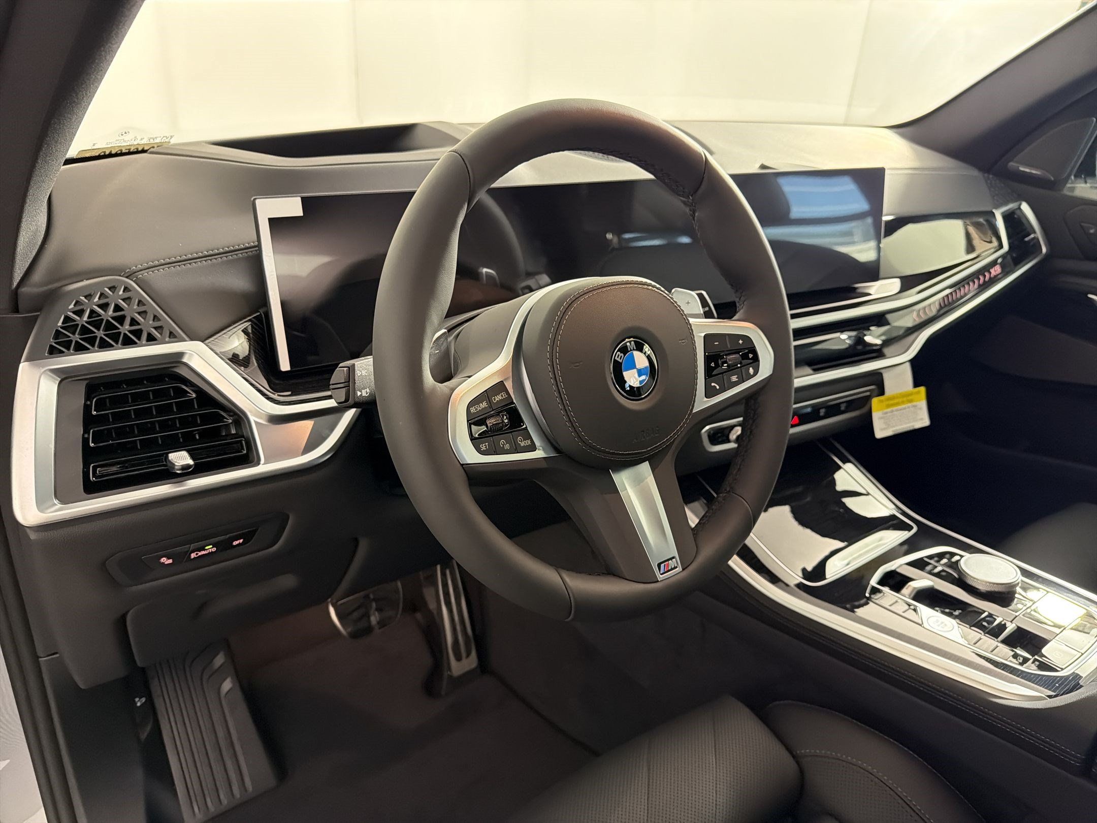 New 2026 BMW X5 xDrive40i w/ M Sport Package AWD/4WD image 4
