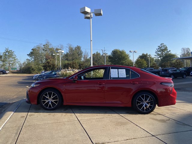 Used 2023 Toyota Camry SE FWD image 7