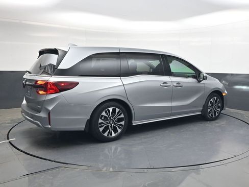 New 2026 Honda Odyssey Elite image 4