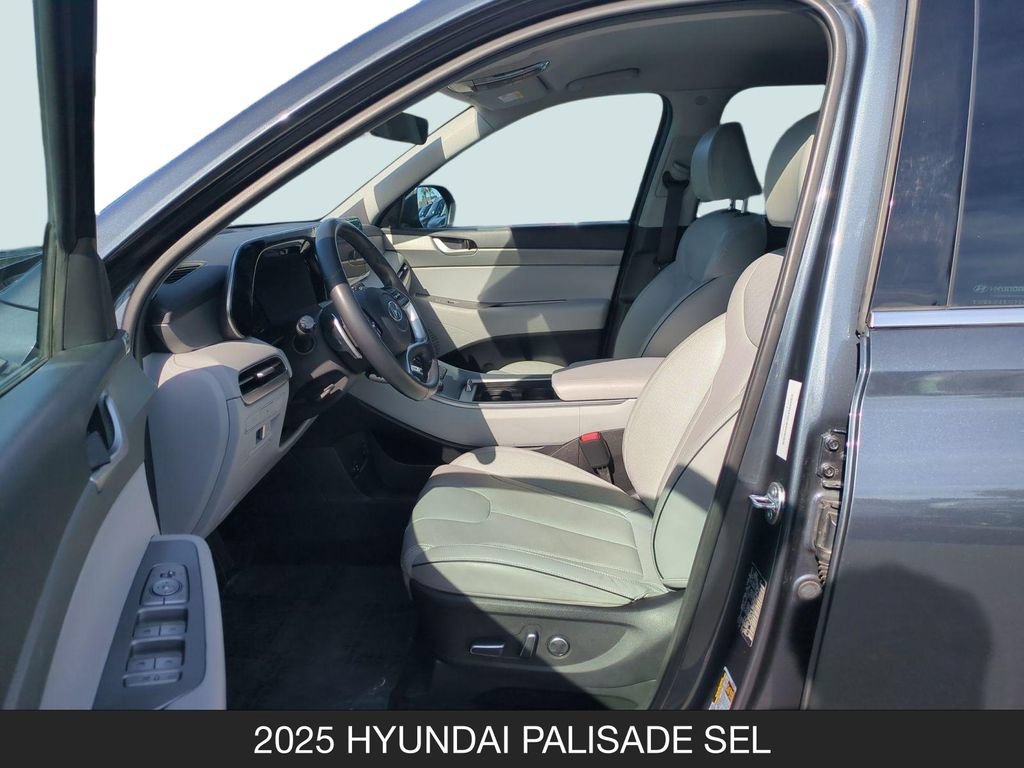 Used 2025 Hyundai Palisade SEL FWD image 14