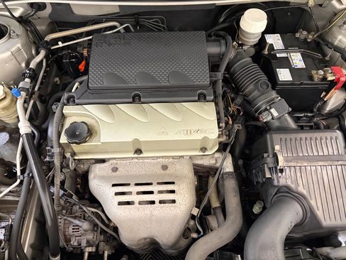 Used 2012 Mitsubishi Galant FE image 25