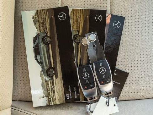 Used 2022 Mercedes-Benz GLE 350 4MATIC image 17