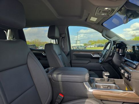 Used 2025 Chevrolet Silverado 1500 LT image 15