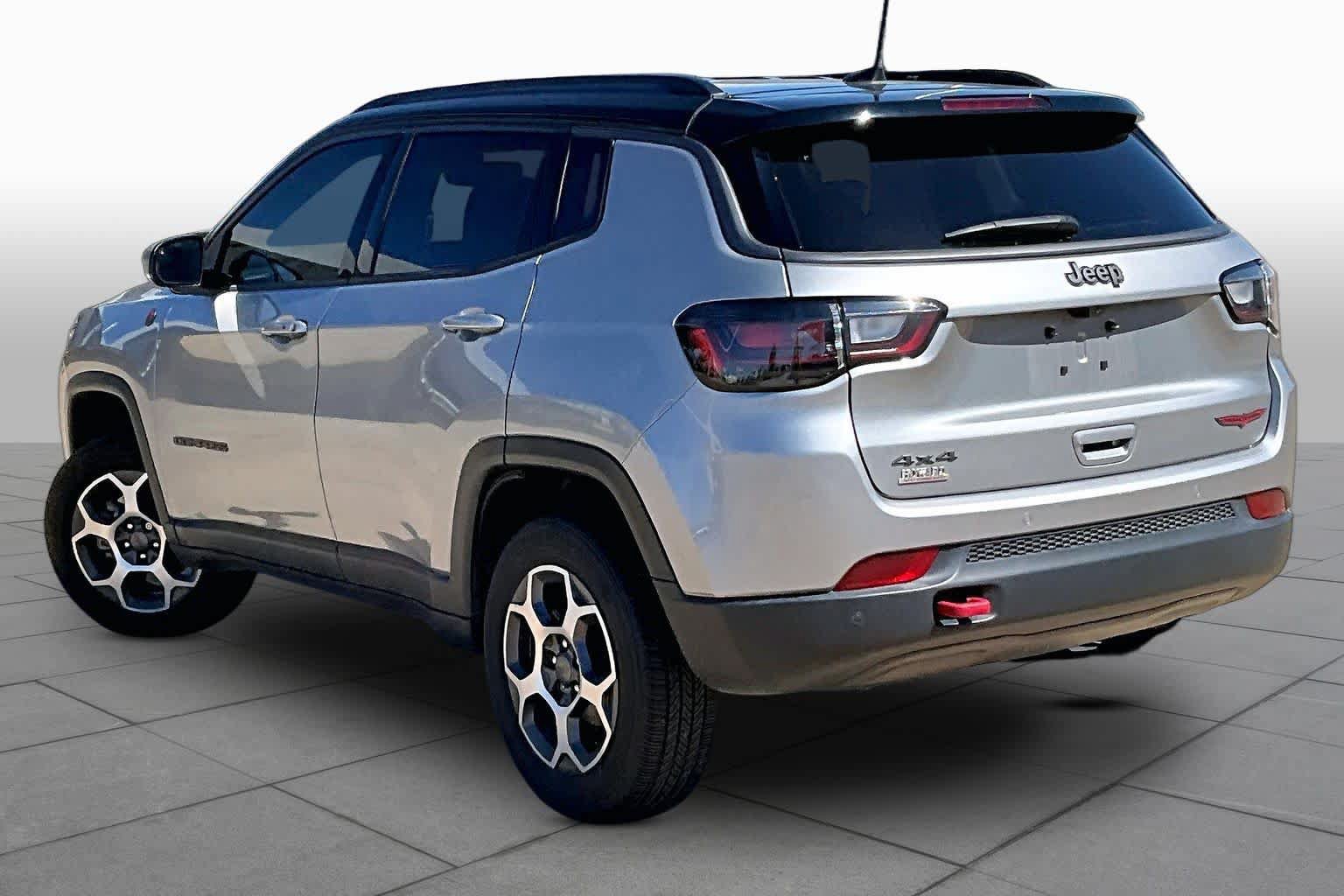 Used 2022 Jeep Compass Trailhawk w/ Trailhawk Elite Group AWD/4WD image 12