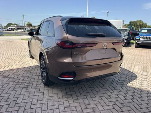 Used 2025 MAZDA CX-70 Plug-In Hybrid w/ Premium Plus AWD/4WD image 9
