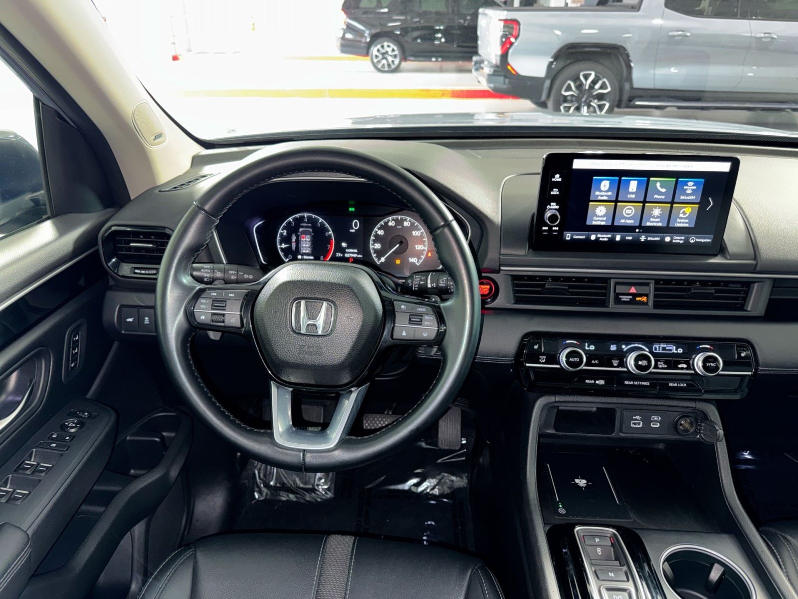 Used 2023 Honda Pilot Touring image 16