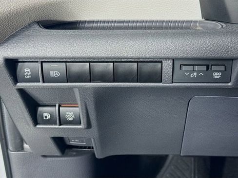 Certified 2024 Toyota Sienna XLE w/ XLE Plus Package image 10