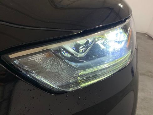 Used 2022 Toyota Highlander Limited FWD image 7