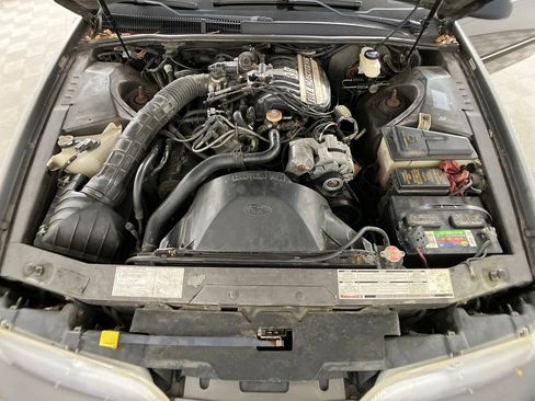 Used 1989 Ford Thunderbird LX image 29