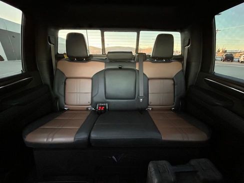 Used 2024 Chevrolet Silverado 3500 High Country w/ High Country Premium Package image 45