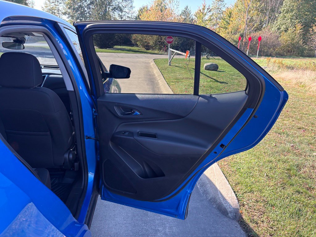 Used 2024 Chevrolet Equinox LT FWD image 32