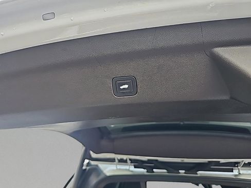 Used 2021 Chevrolet Suburban Z71 w/ Rear Media and Nav Package image 17