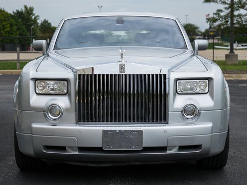 Used 2005 Rolls-Royce Phantom Sedan RWD image 2