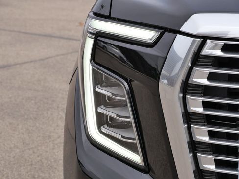 New 2026 GMC Yukon XL Denali w/ Sun & Power Step Package AWD/4WD image 4