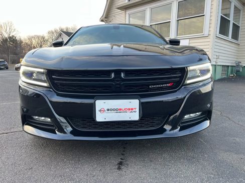Used 2017 Dodge Charger SXT image 11