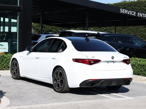 Used 2022 Alfa Romeo Giulia Veloce image 5