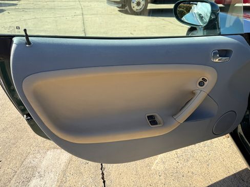 Used 2006 Pontiac Solstice Convertible w/ Premium Package image 10