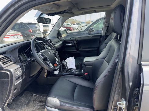 Used 2019 Toyota 4Runner TRD Off-Road Premium AWD/4WD image 13