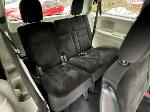 Used 2017 Dodge Grand Caravan SE w/ Power Window Group FWD image 27