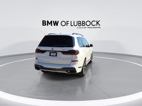 Certified 2026 BMW X7 xDrive40i w/ M Sport Package image 8