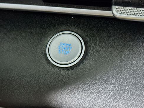 Used 2021 Hyundai Elantra SEL FWD image 20