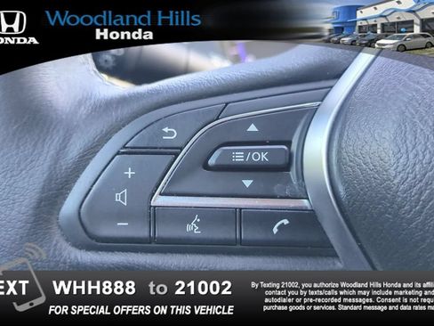 Used 2017 INFINITI Q60 2.0t w/ Moonroof Package RWD image 11