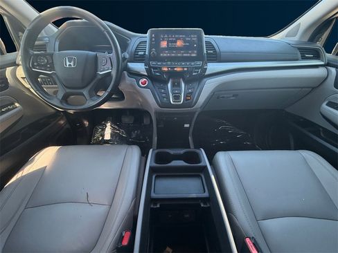 Used 2018 Honda Odyssey Touring image 12