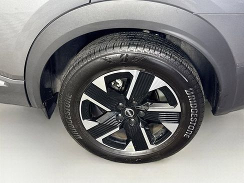 Certified 2025 Nissan Kicks SV AWD/4WD image 24