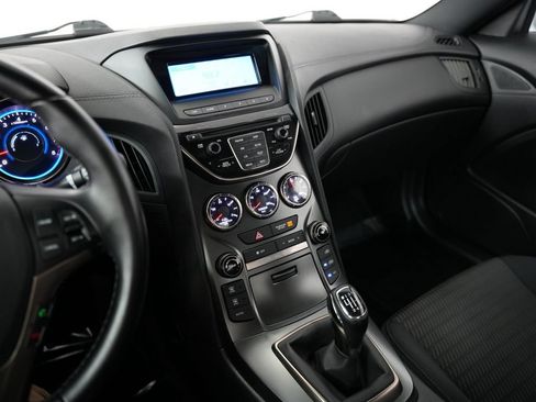 Used 2015 Hyundai Genesis 3.8 RWD image 21