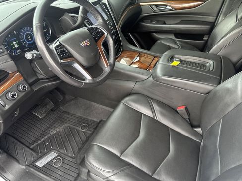 Used 2020 Cadillac Escalade Premium Luxury AWD/4WD image 12