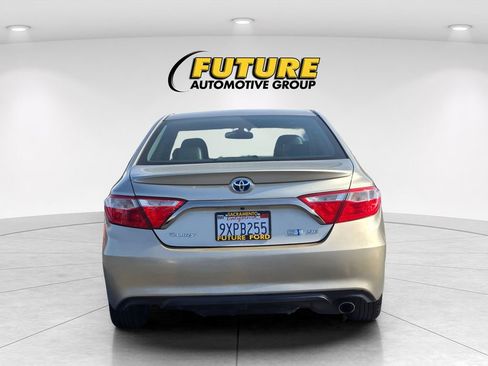 Used 2015 Toyota Camry SE image 5