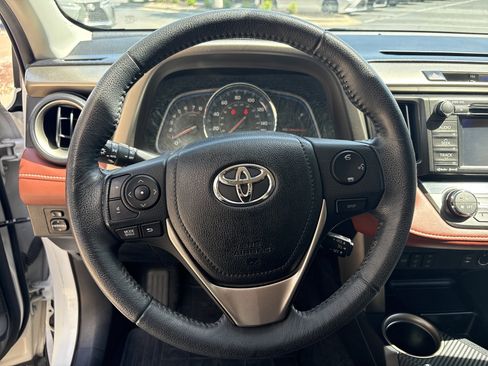 Used 2013 Toyota RAV4 Limited AWD/4WD image 18