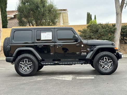 Used 2024 Jeep Wrangler Unlimited Sahara AWD/4WD image 8