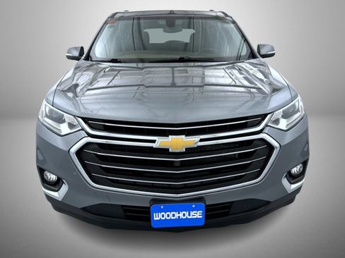 Used 2019 Chevrolet Traverse LT FWD image 2